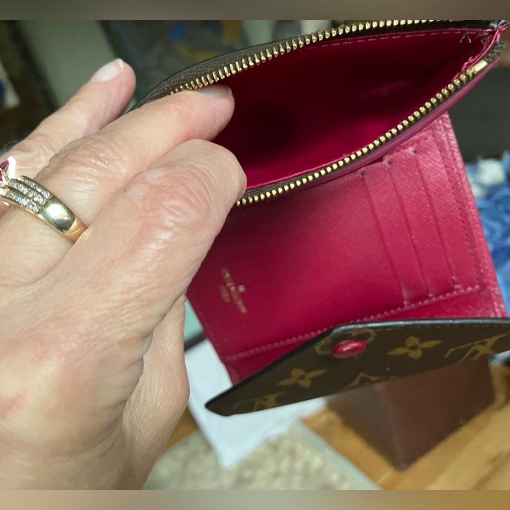 Trade Louis Vuitton Victorine Wallet - Picture 6 of 7